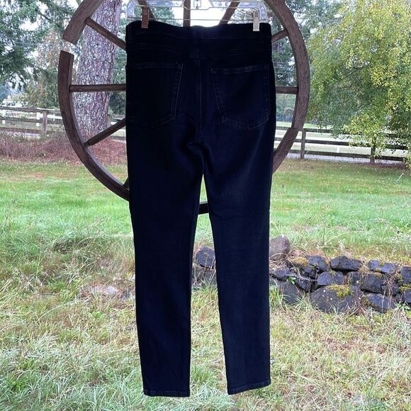 Reformation woman’s black jeans - Picture 9 of 13